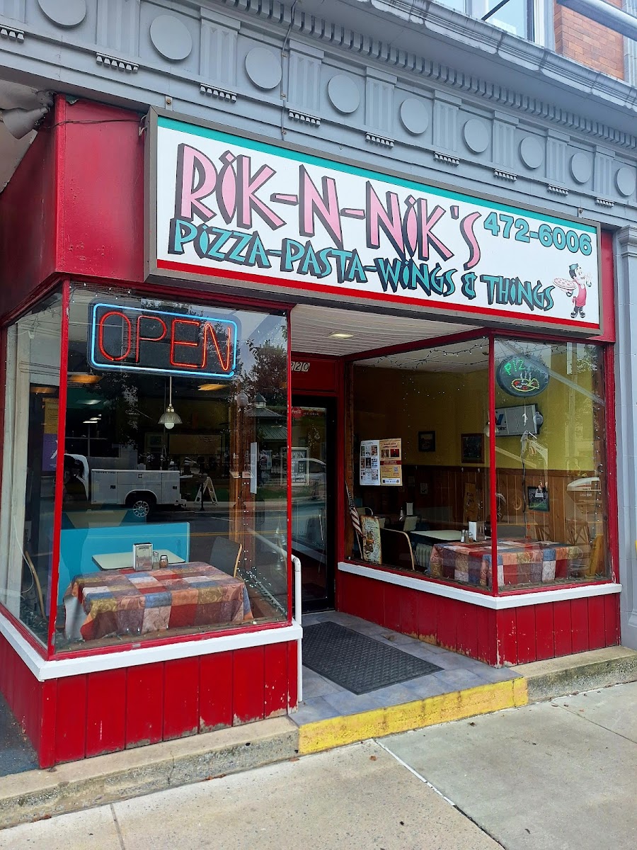 Rik-N-Nik's Pizza